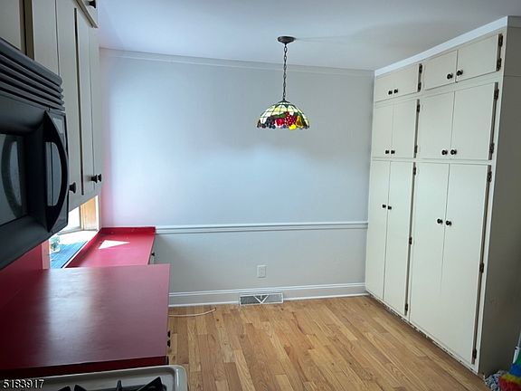 4th image of 56 Sherwood Ave