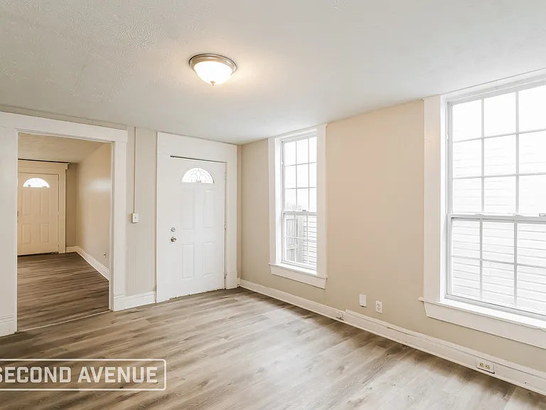 2302 Bolling Ave — Photo 6