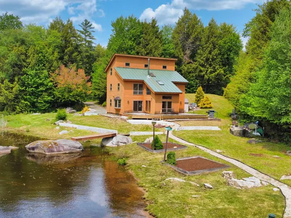 9 Cove Road, Canaan, NH 03741