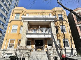 906 W Lakeside Ave #2E, Chicago, IL 60640