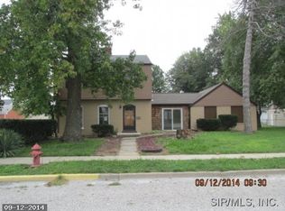 102 S Main St, Trenton, IL 62293
