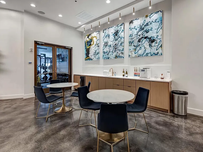 1510 Demonbreun St #1404 — Photo 19