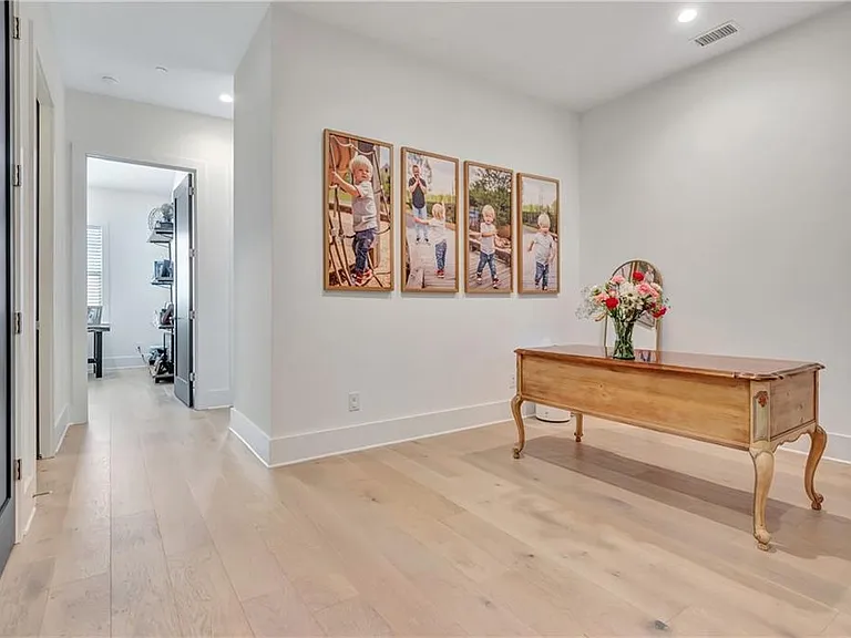 580 Heatherden Ave — Photo 22