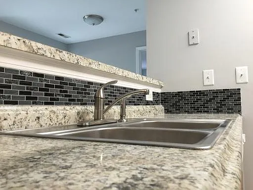 2 bed, 975 sqft, $1,475 — Photo 2