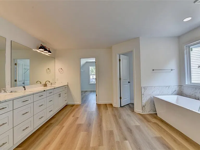 9135 Fox Trail Ln — Photo 43