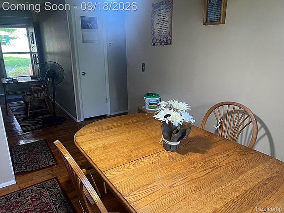 5th image of 1490 Autumn Dr