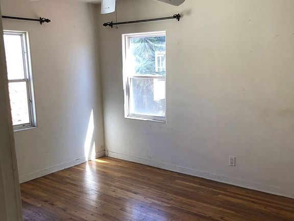 3rd image of 3001 Bagley Ave #3005-1/2