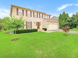 203 Cambridge Dr, Grayslake, IL 60030