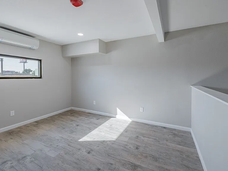Alma Apartments — Photo 71