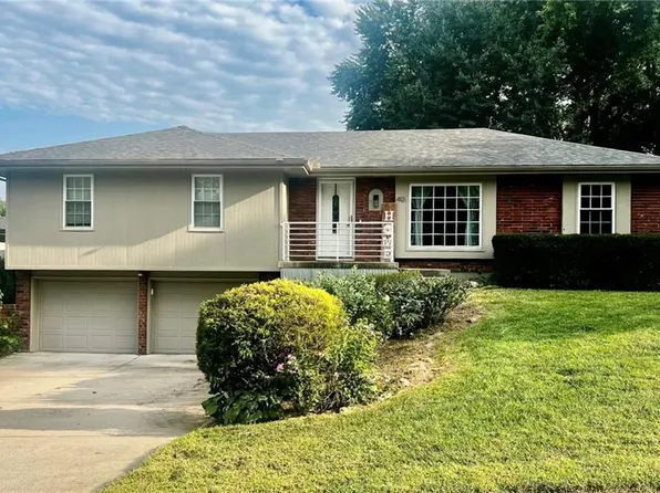 413 Pershing St, Liberty, MO 64068
