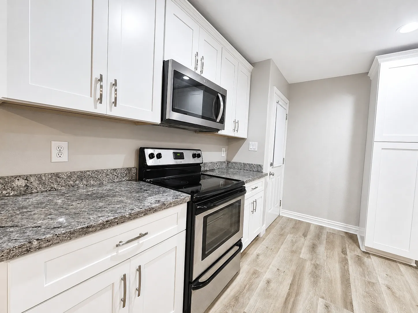 5208 South 11th Avenue - 1 — Photo 4