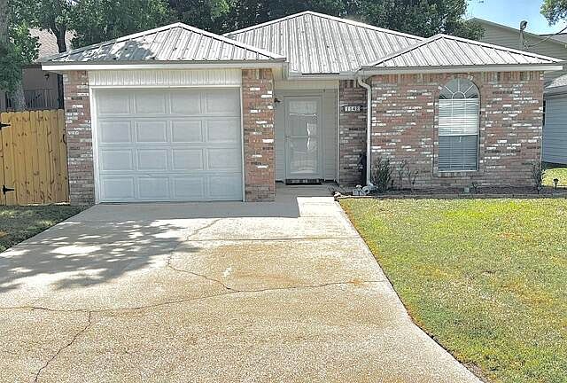 1st image of 1142 Sweetbriar Sta