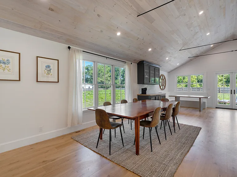 11 Shinnecock Rd — Photo 13