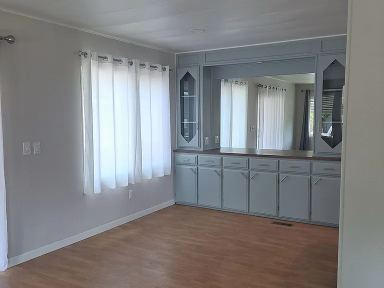 440 Gentry Way #7 — Photo 2
