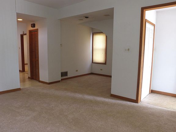 5th image of 1229 W Barry Ave #1