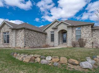 9727 N White Tail Trl, Stillman Valley, IL 61084