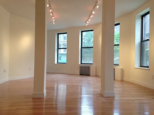 Rented by Rolling Stone Realty LLC | media 14