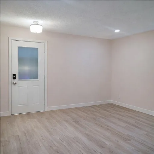4586 Shattuck Rd — Photo 3