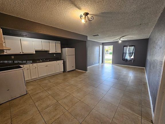5th image of 325 SW 80th Ter