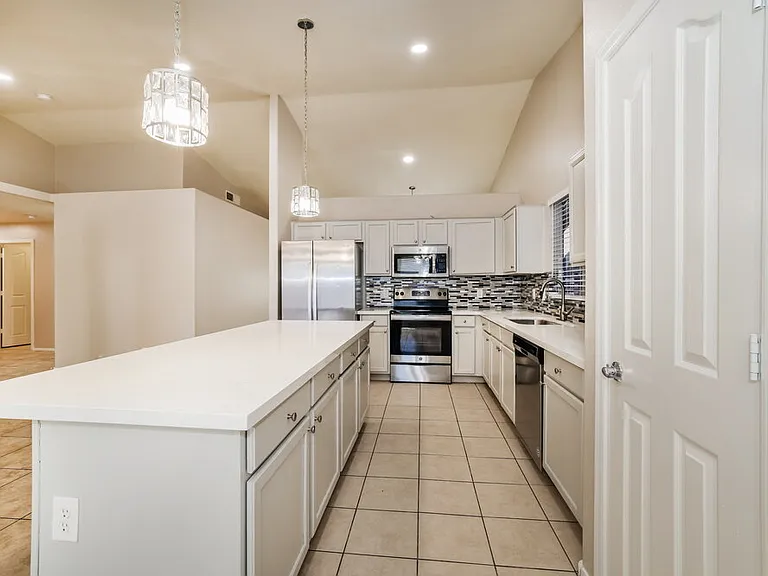 2904 W Sunland Ave — Photo 7