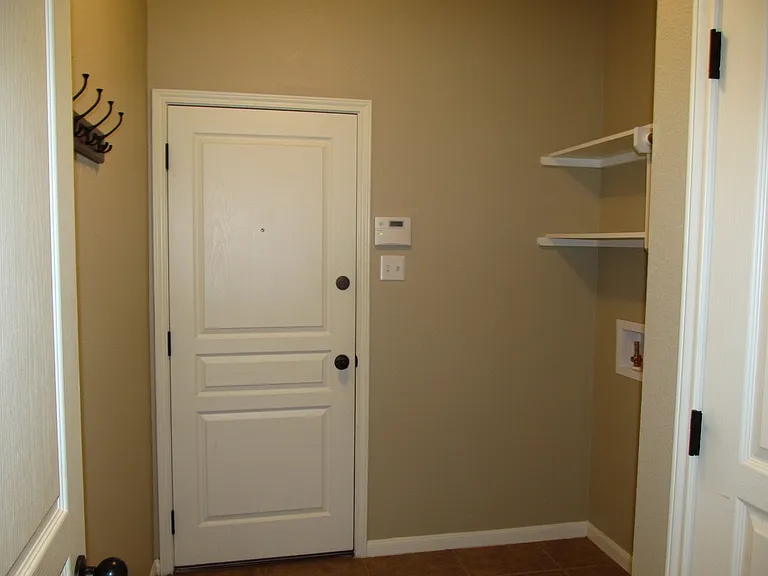 2515 Twin Ridge Ct — Photo 17