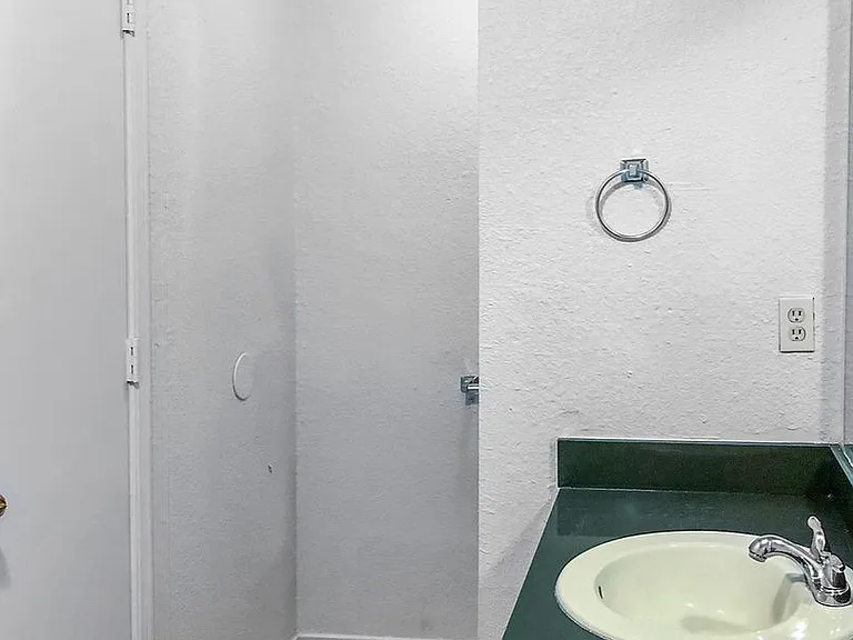 821 N Mesquite St — Photo 11