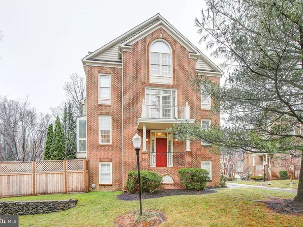 9700 Whitley Park Pl #Townhouse 19, Bethesda, MD 20814