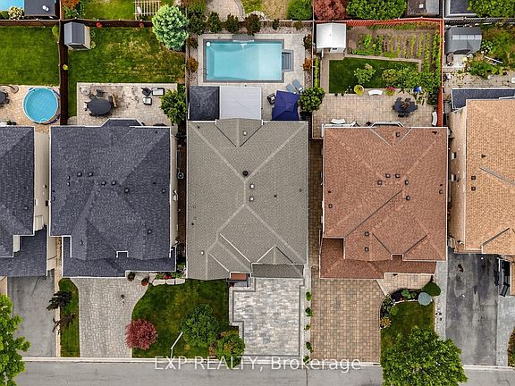 3rd image of 36 Calista St