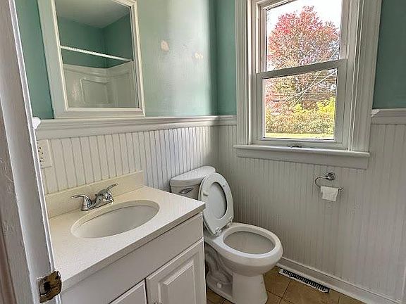 5th image of 900 Byswick Ln
