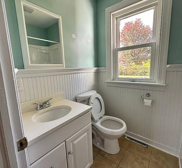900 Byswick Ln — Photo 5