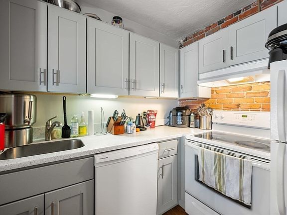 3rd image of 38-38A Charter St #7