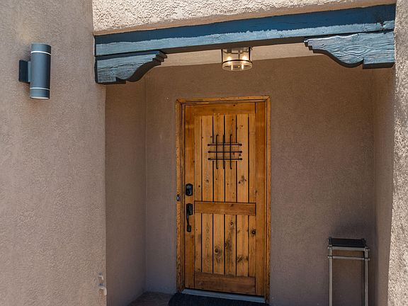 4th image of 10539 Redbud St NW