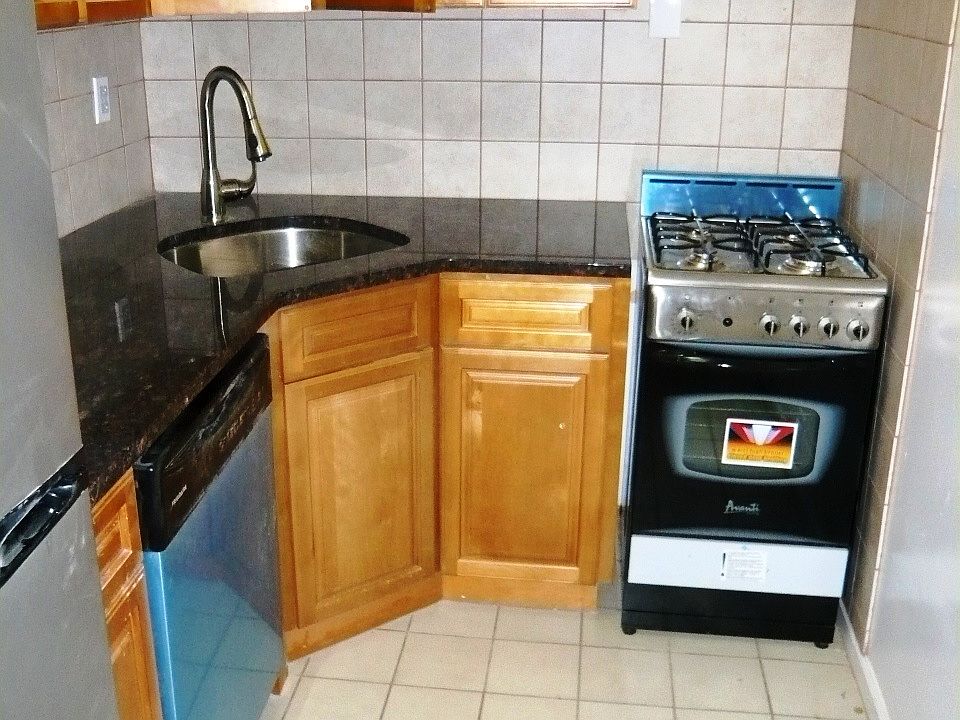 1st image of 28 W 75th St APT 3A