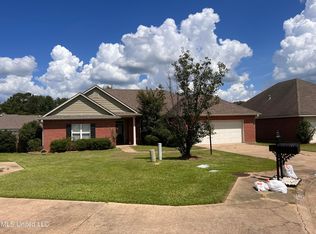 122 Oakleigh Dr, Clinton, MS 39056