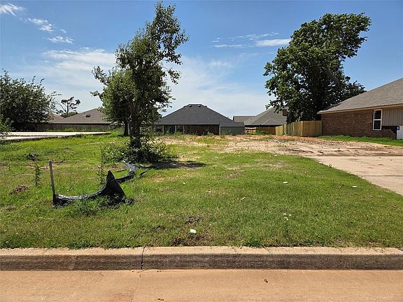 3rd image of 8421 Stonewood Dr Lot 14