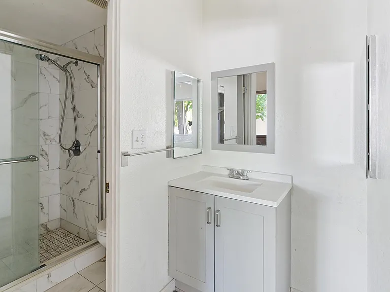 6872 Lampson Ave — Photo 13