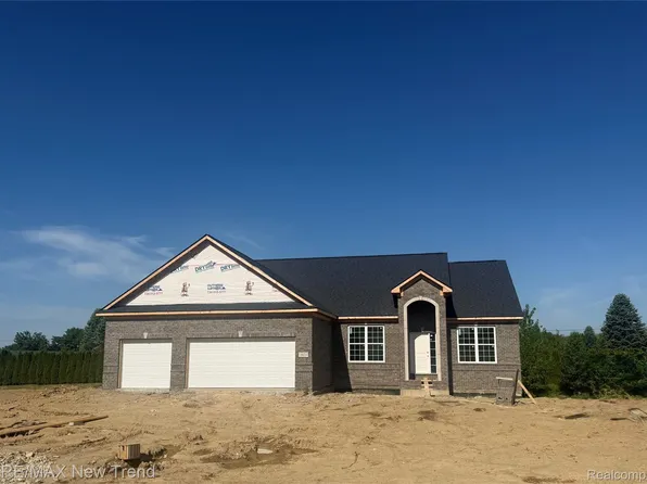 2021 Crested Butte Dr, White Lake, MI 48383