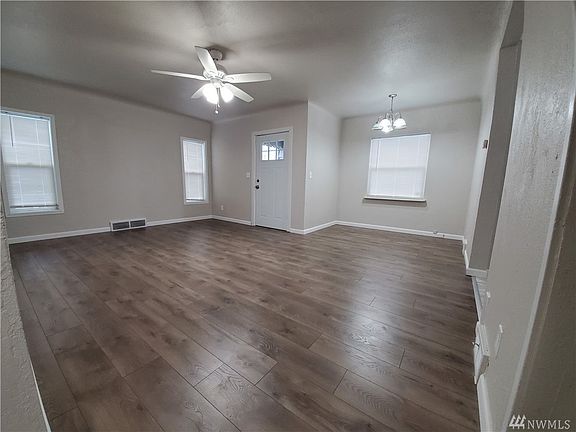 5th image of 725 E 1st St