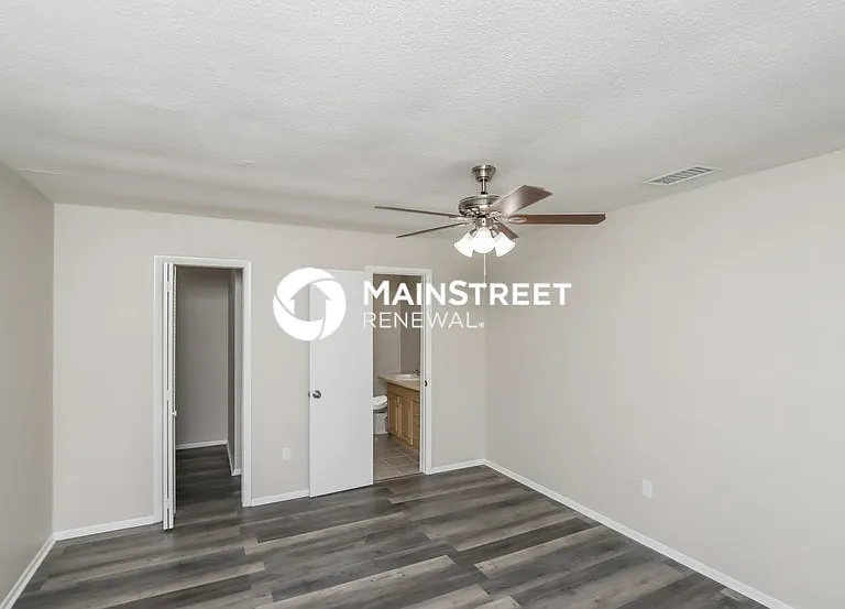 453 Ralwood Ln NE #E — Photo 8