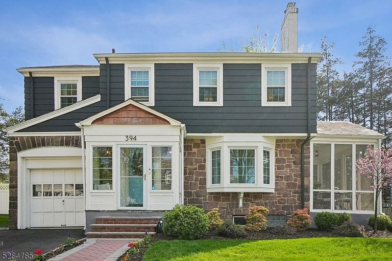 1st image of 394 Hall Ct