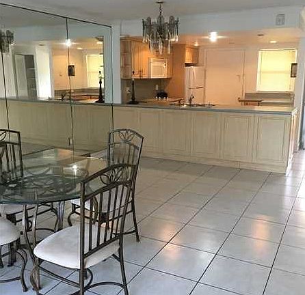 5th image of 3600 NE 170th St APT 210