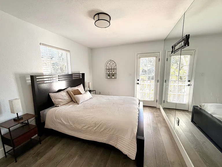 606 E Livingston St — Photo 32