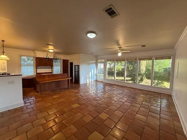 319 Edison St — Photo 14