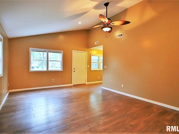 4th image of 3806 S Granville Ave