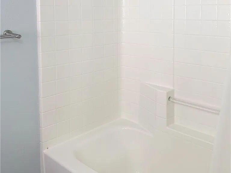 405 Europa Way — Photo 13