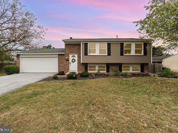 2nd image of 4317 Beaufort Hunt Dr
