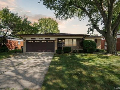 33870 Chatsworth Dr, Sterling Heights, MI, 48312