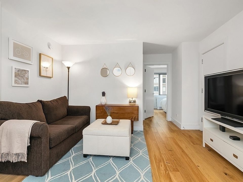 1st image of 230 E 44th St #10AA