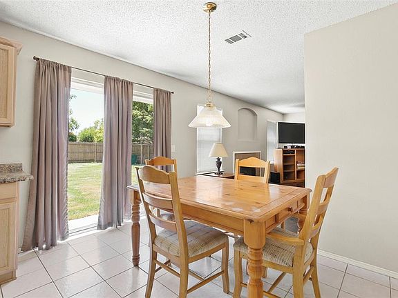 4th image of 2432 Breanna Way