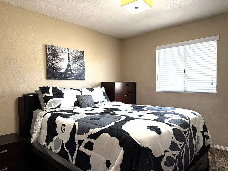 525 E Ridgecrest Blvd — Photo 15